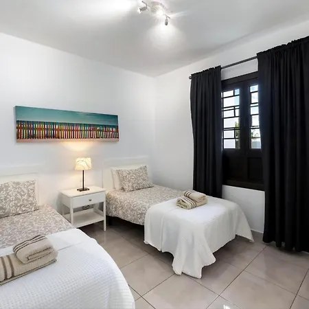 Oceanfront, Sea View, Fast Wifi & Pool In *
