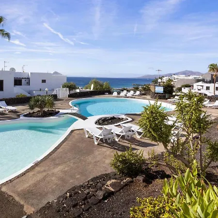 Oceanfront, Sea View, Fast Wifi & Pool In Daire Puerto del Carmen (Lanzarote)